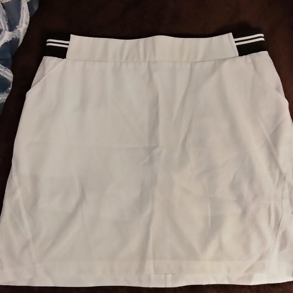 NWOT LADIES GOLF SKIRT WITH SHORTIE SPRING VACATION WEEKEND PREPPY CASUAL MEDIUM - Picture 2 of 6